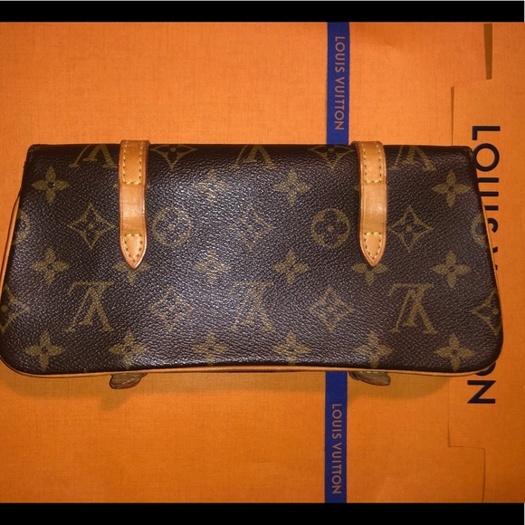 💥SOLD💥 Louis Vuitton Belt Pochette - Picture 5 of 12